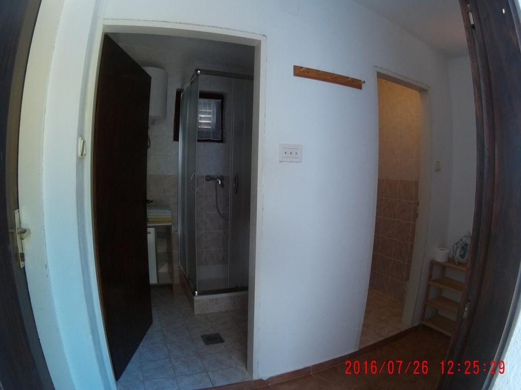 Apartman Luburić Pinezici  Bagian luar foto