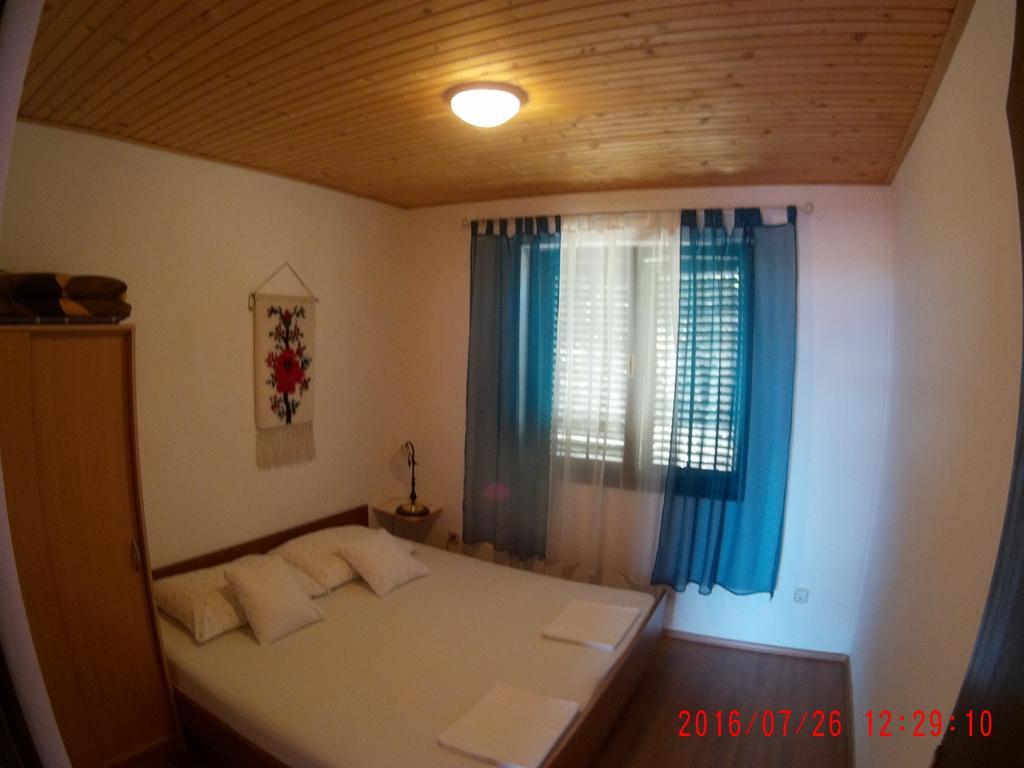 Apartman Luburić Pinezici  Bagian luar foto
