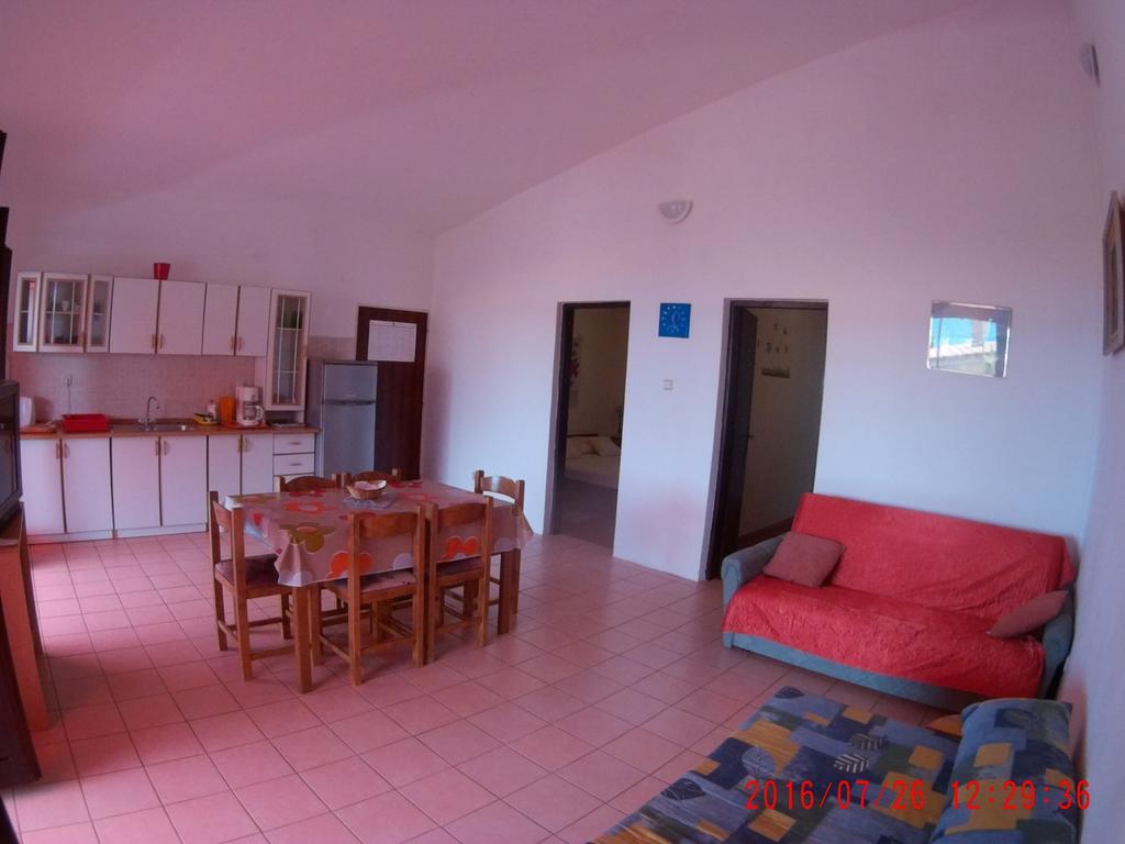 Apartman Luburić Pinezici  Bagian luar foto